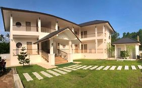 แหลมงอบเฮาส์ Laemngob House